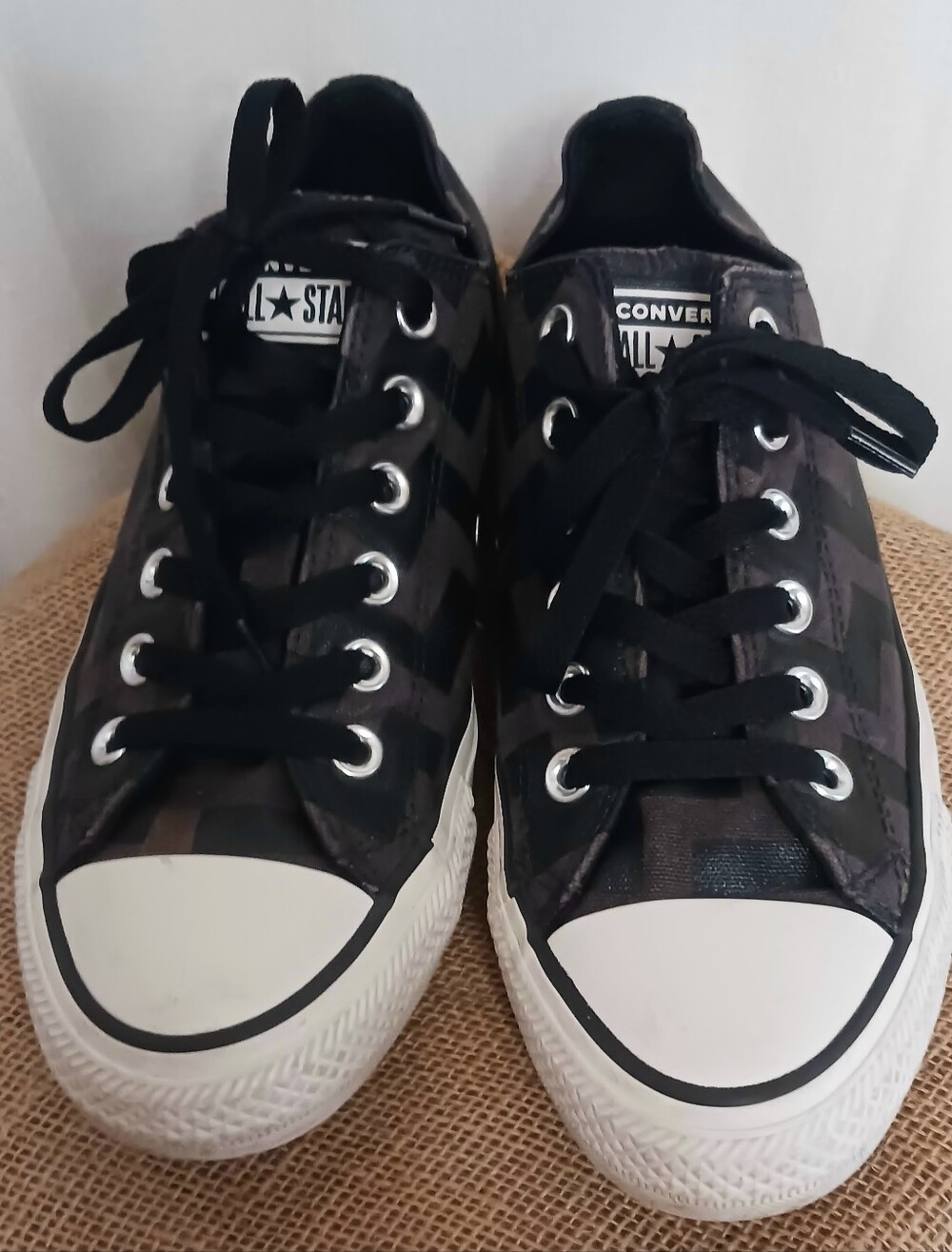 Converse Womens  Low Top Sneakers in Black & Brown Size 8 Glam Dunk Series